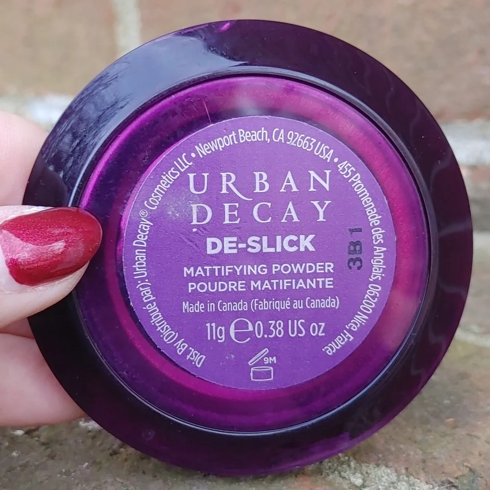 Urban Decay De Slick Oil Control Mattifying Powder (Discontinued Producted)